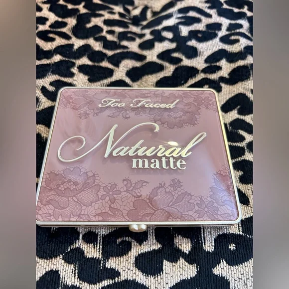 Too Faced natural eyes matte eyeshadow pallete - Picture 5 of 6